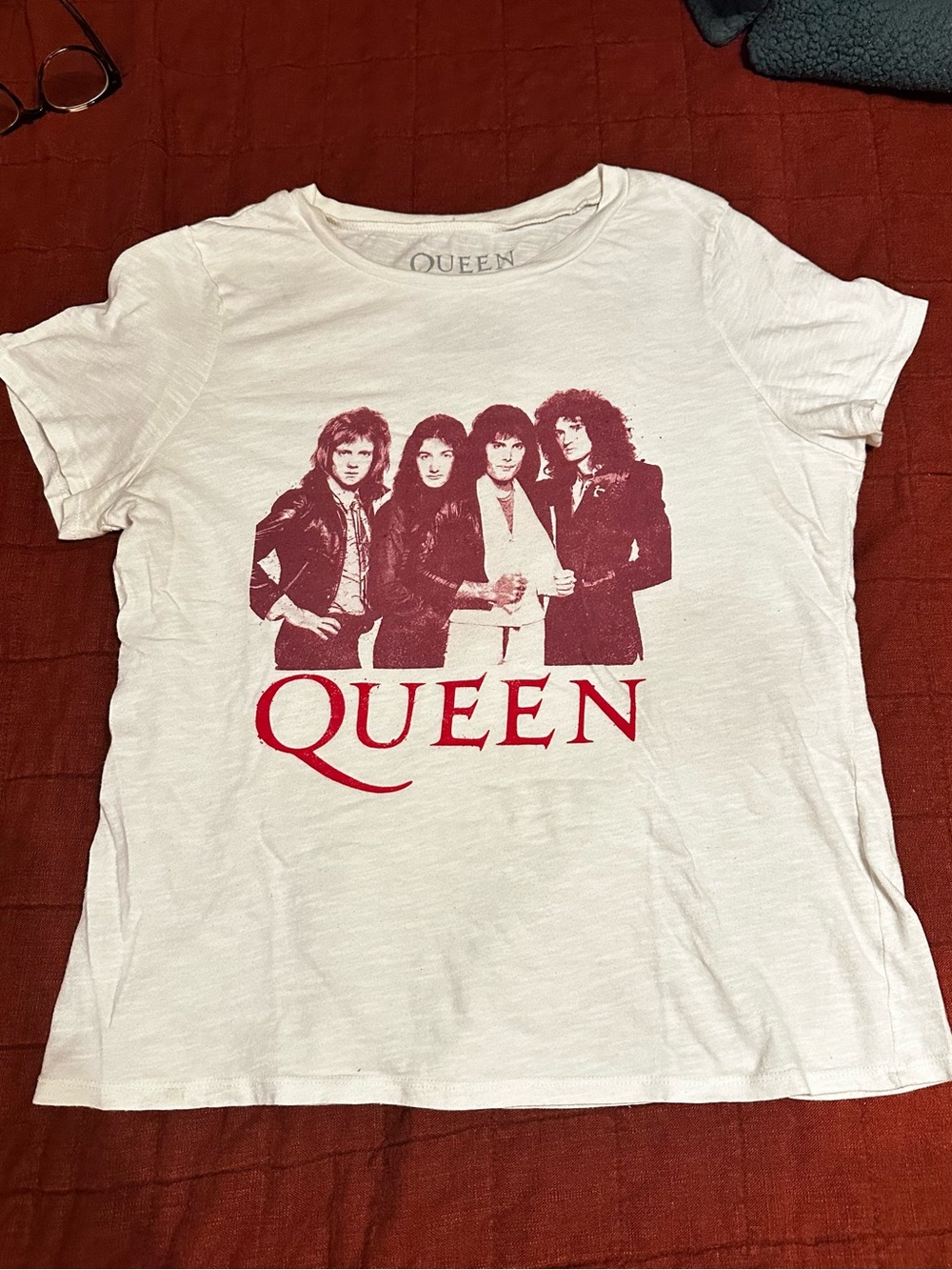 Queen Logo White Short Sleeve Tee